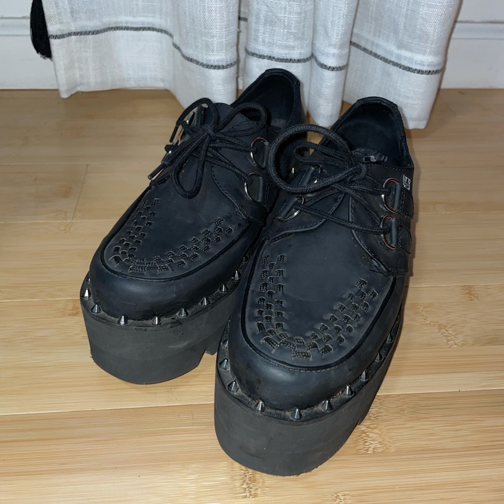 TUK DINO Lug platforms size 9